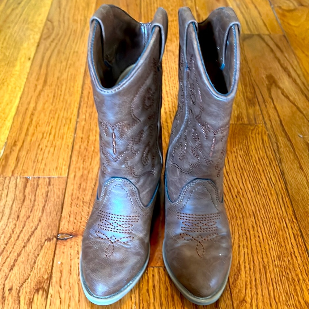 Brown leather boots size 9t